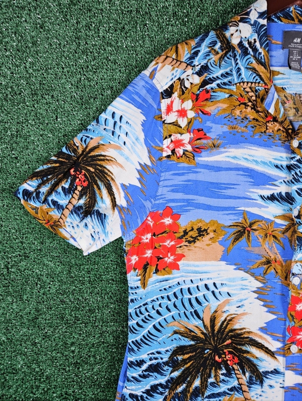 H&M Casual Blue Tropical Palm Print Button Down Shirt / Mens Size Large - Picture 7 of 9